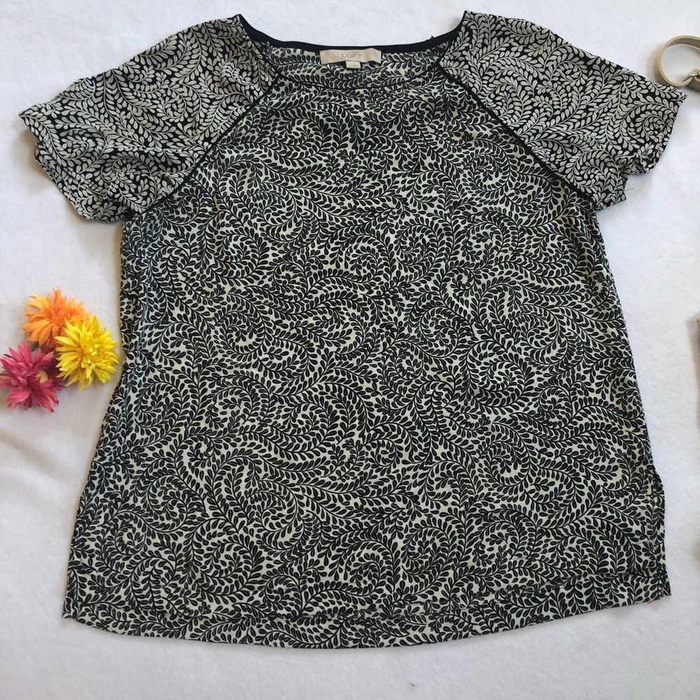 ✨LOFT Vine Print Blouse✨
